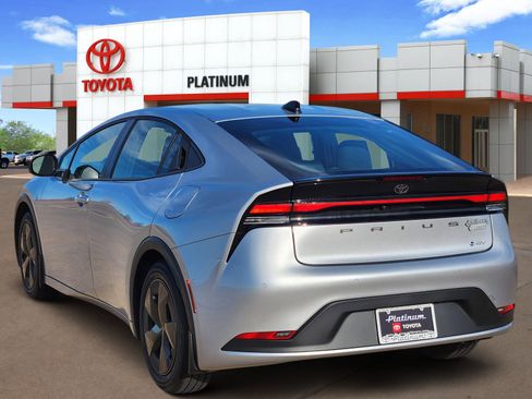 Used 2026 Toyota Prius LE image 5