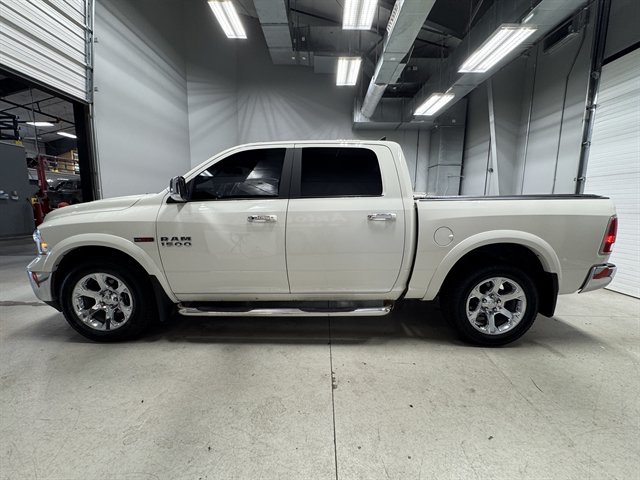 Used 2017 RAM 1500 Laramie w/ Convenience Group AWD/4WD image 5