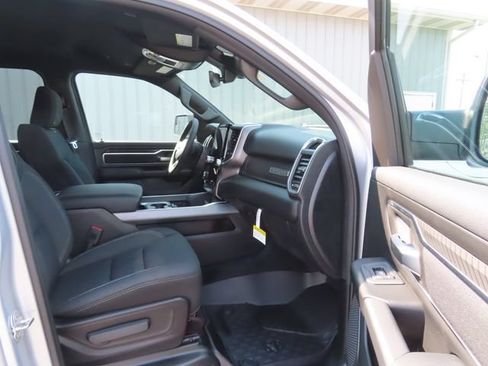 New 2026 RAM 1500 4x4 Crew Cab image 23