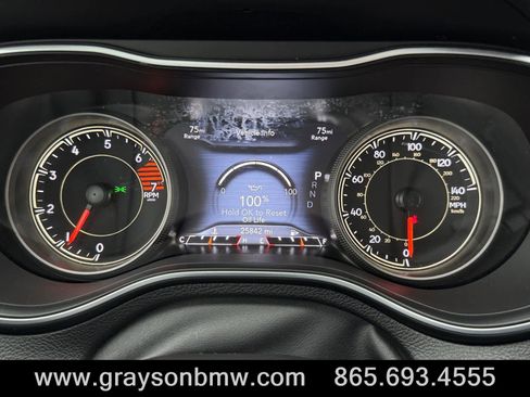 Used 2023 Jeep Cherokee Altitude Lux image 31