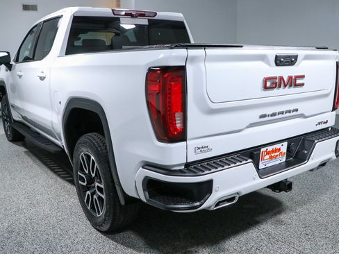 Used 2023 GMC Sierra 1500 AT4 w/ AT4 Premium Package AWD/4WD image 9