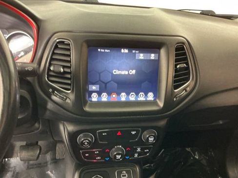 Used 2018 Jeep Compass Trailhawk AWD/4WD image 18