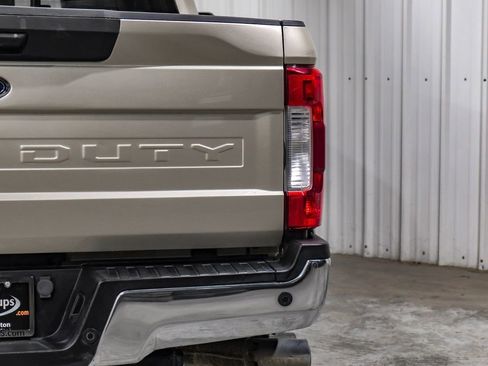 Used 2017 Ford F250 Lariat w/ Chrome Package image 51