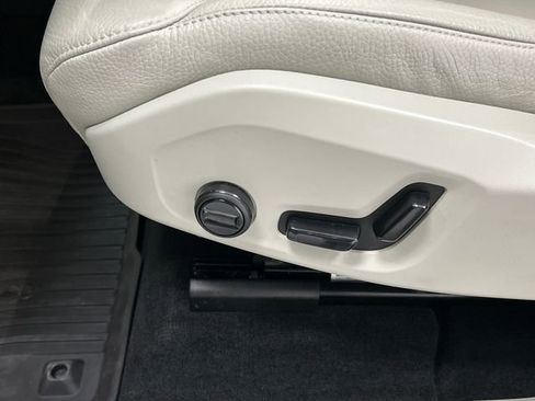 Certified 2023 Volvo XC60 B5 Core w/ Climate Package image 11