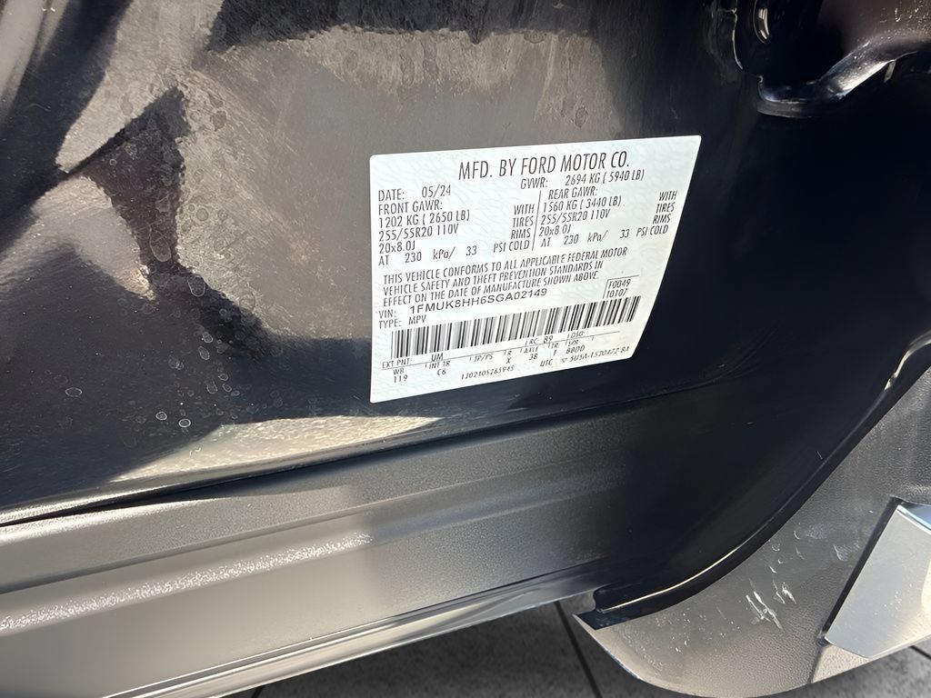 Used 2025 Ford Explorer Platinum AWD/4WD image 23