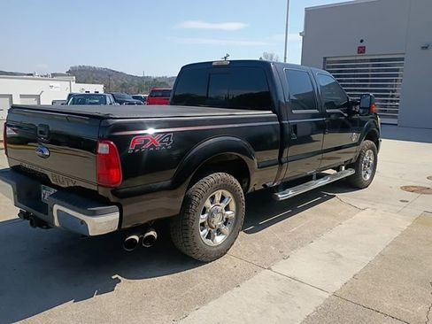 Used 2013 Ford F250 Lariat w/ Lariat Interior Pkg image 8