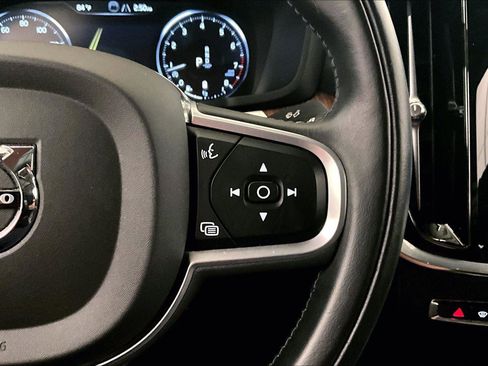 Used 2022 Volvo S60 B5 Momentum w/ Advanced Package image 18