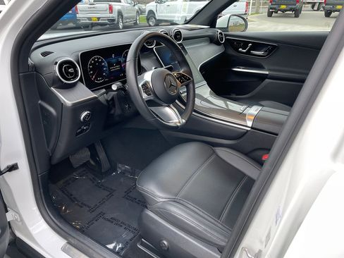 Used 2024 Mercedes-Benz GLC 300 4MATIC image 10