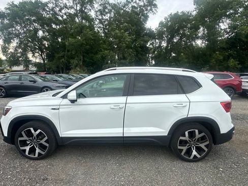 Used 2023 Volkswagen Taos SEL AWD/4WD image 3