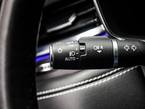 Used 2024 Jaguar XF R-Dynamic SE image 32