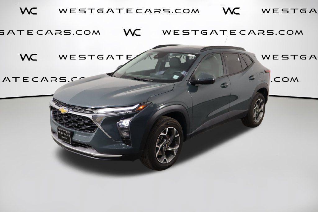 Used 2025 Chevrolet Trax LT w/ Sunroof Package FWD 360° Tour