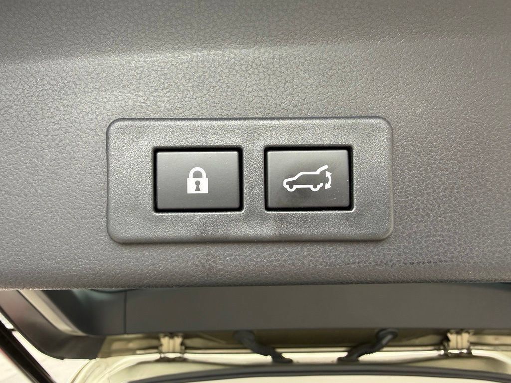 Used 2023 Subaru Ascent Limited AWD/4WD image 34