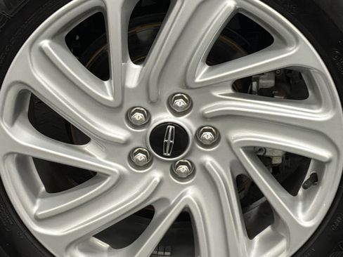 Used 2023 Lincoln Corsair FWD image 5