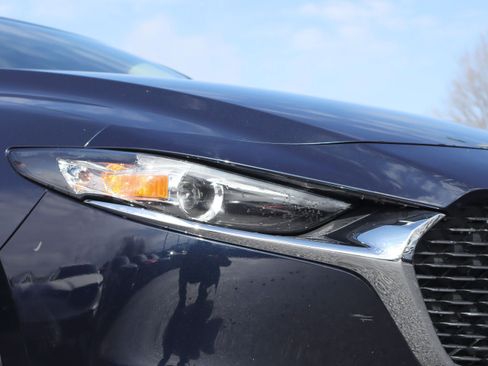 Certified 2022 MAZDA MAZDA3 s image 32