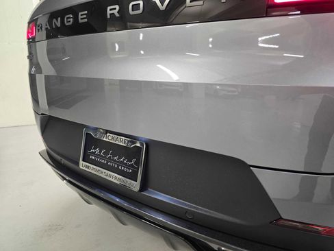 Used 2025 Land Rover Range Rover Sport image 16