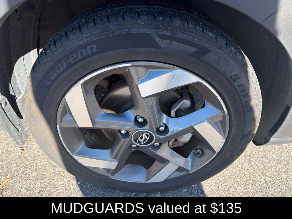 Used 2024 Hyundai Venue SEL FWD image 4