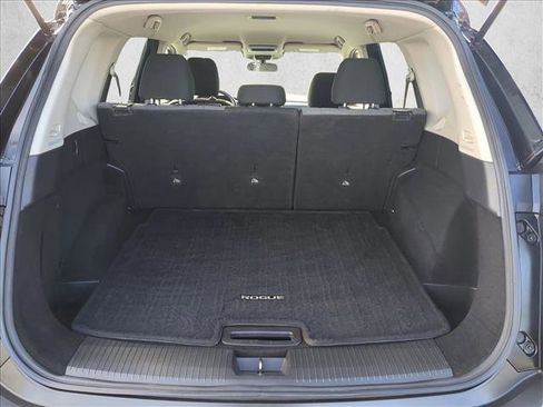 Used 2021 Nissan Rogue SV image 6