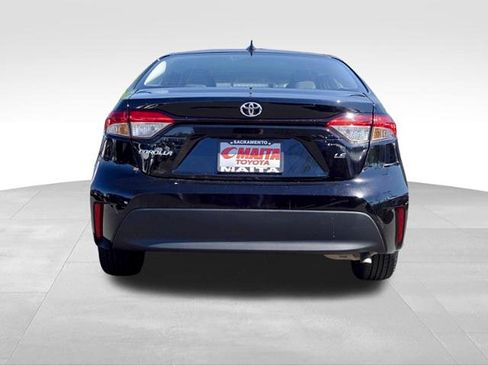 Certified 2025 Toyota Corolla LE FWD image 4
