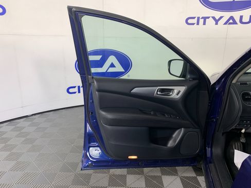 Used 2020 Nissan Pathfinder SL AWD/4WD image 13