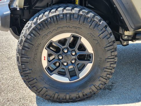 Used 2022 Jeep Wrangler Unlimited Rubicon w/ LED Lighting Group AWD/4WD image 29