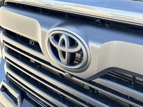 Used 2026 Toyota Tundra Limited AWD/4WD image 32