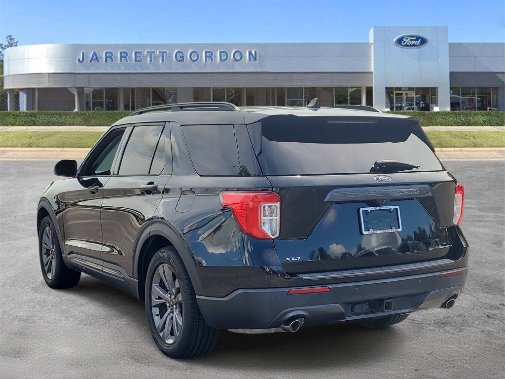 Used 2021 Ford Explorer XLT w/ Equipment Group 202A RWD image 3