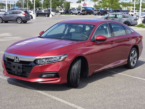 Used 2018 Honda Accord EX image 12