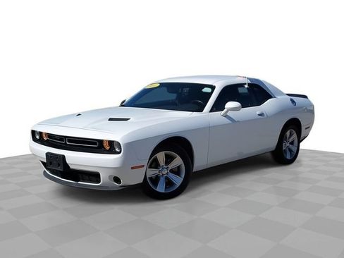 Used 2023 Dodge Challenger SXT RWD image 1