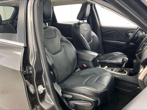 Used 2014 Jeep Cherokee Limited w/ Luxury Group AWD/4WD image 7