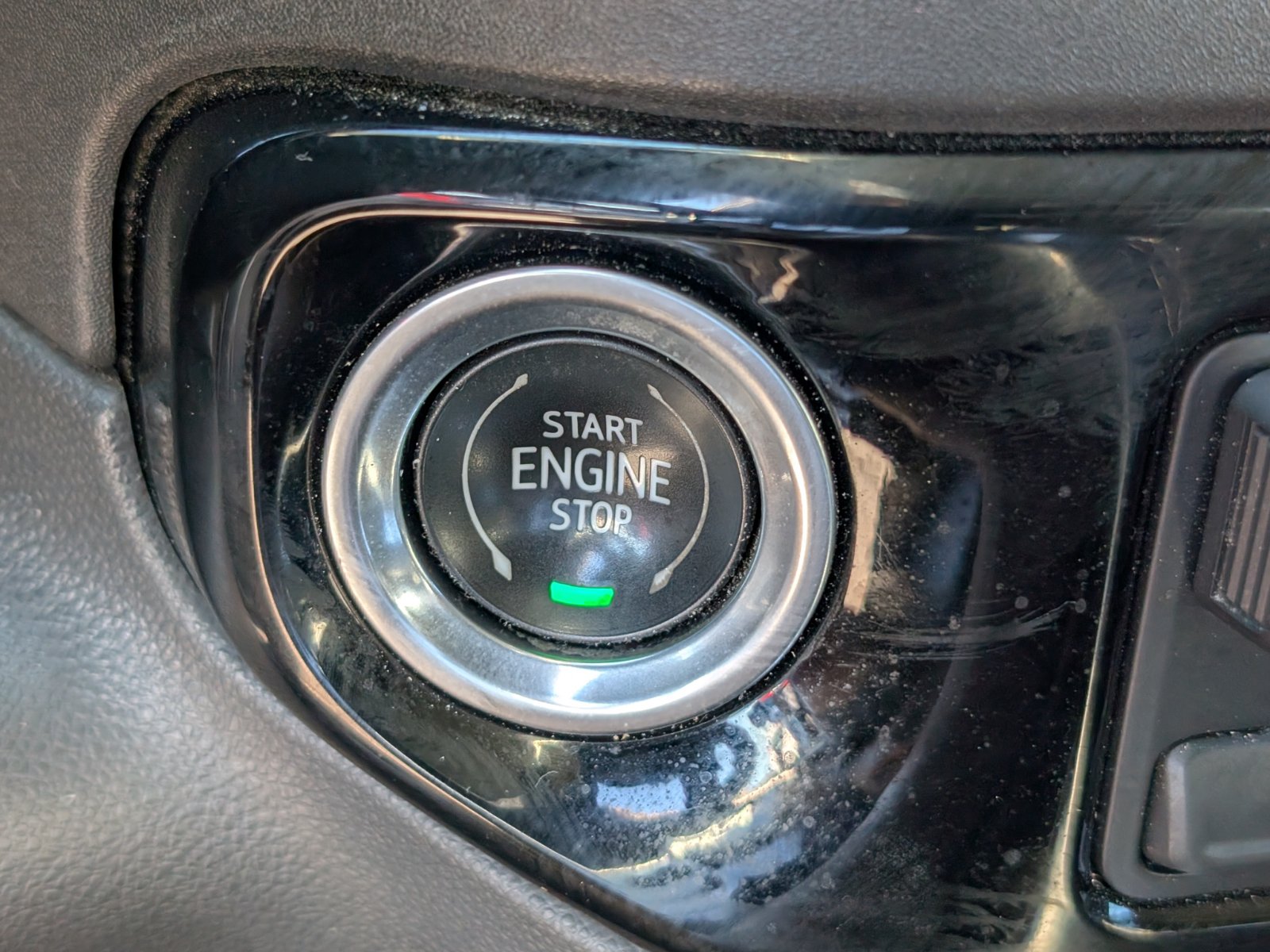 Used 2022 GMC Sierra 1500 SLT w/ SLT Premium Plus Package AWD/4WD image 13