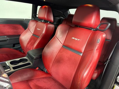 Used 2014 Dodge Challenger SRT8 w/ Harman/Kardon Audio Group RWD image 13