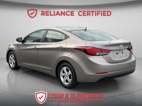 Used 2015 Hyundai Elantra SE FWD image 4