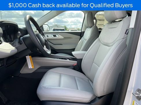 New 2026 Ford Explorer Active AWD/4WD image 3