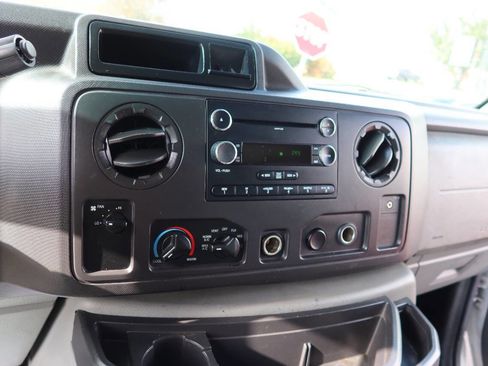 Used 2010 Ford E-350 and Econoline 350 Super Duty image 20