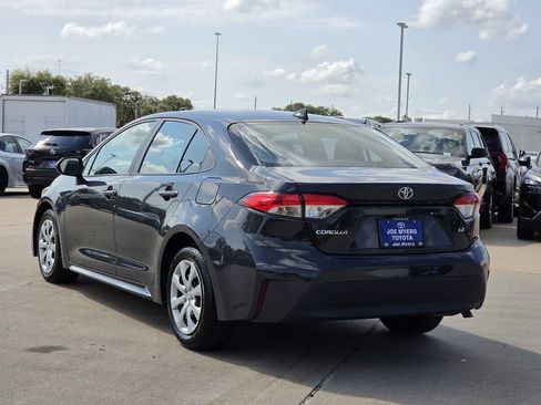 Used 2025 Toyota Corolla LE FWD image 7