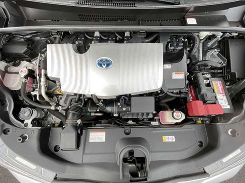 Used 2022 Toyota Prius L Eco FWD image 17