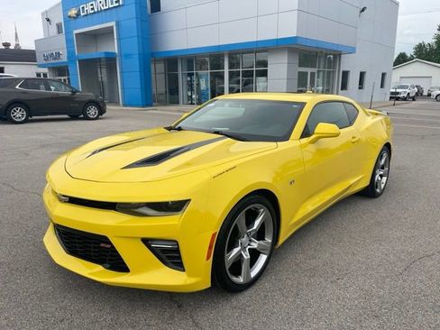 Used 2018 Chevrolet Camaro SS RWD image 2