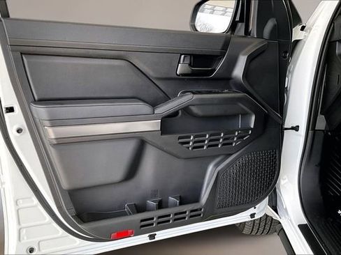 Used 2025 Toyota Tacoma SR5 image 17