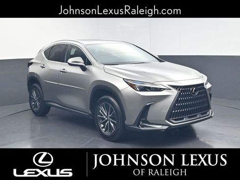 Used 2024 Lexus NX 250 FWD image 3
