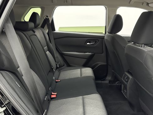 Used 2025 Nissan Rogue SV image 33