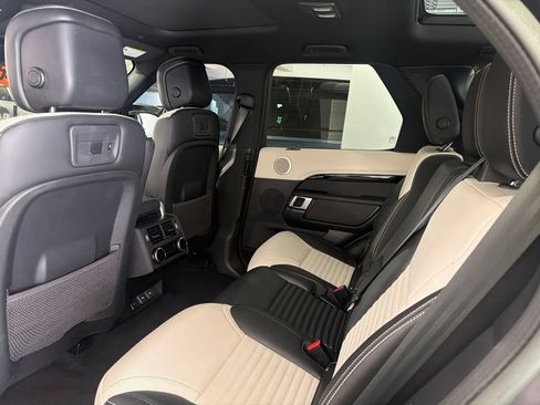 Used 2023 Land Rover Discovery S R-Dynamic AWD/4WD image 8