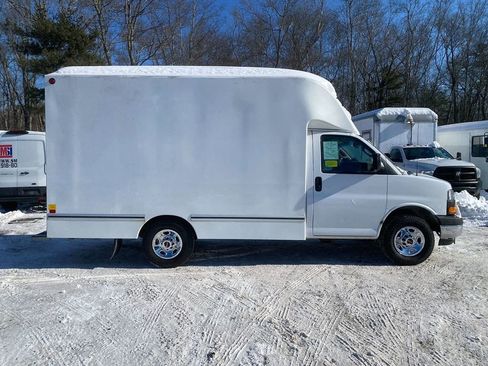 Used 2021 GMC Savana 3500 w/ Power Convenience Package image 4