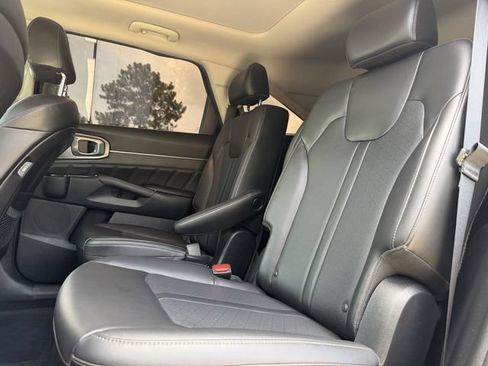 Used 2023 Kia Sorento SX AWD/4WD image 25