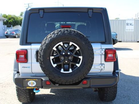 Used 2023 Jeep Wrangler Unlimited Rubicon 4xe AWD/4WD image 5