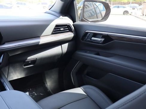 Used 2026 Chevrolet Tahoe LT RWD image 14