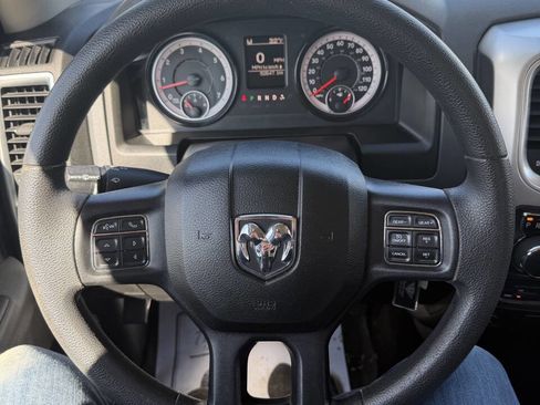 Used 2019 RAM 1500 Classic SLT image 14