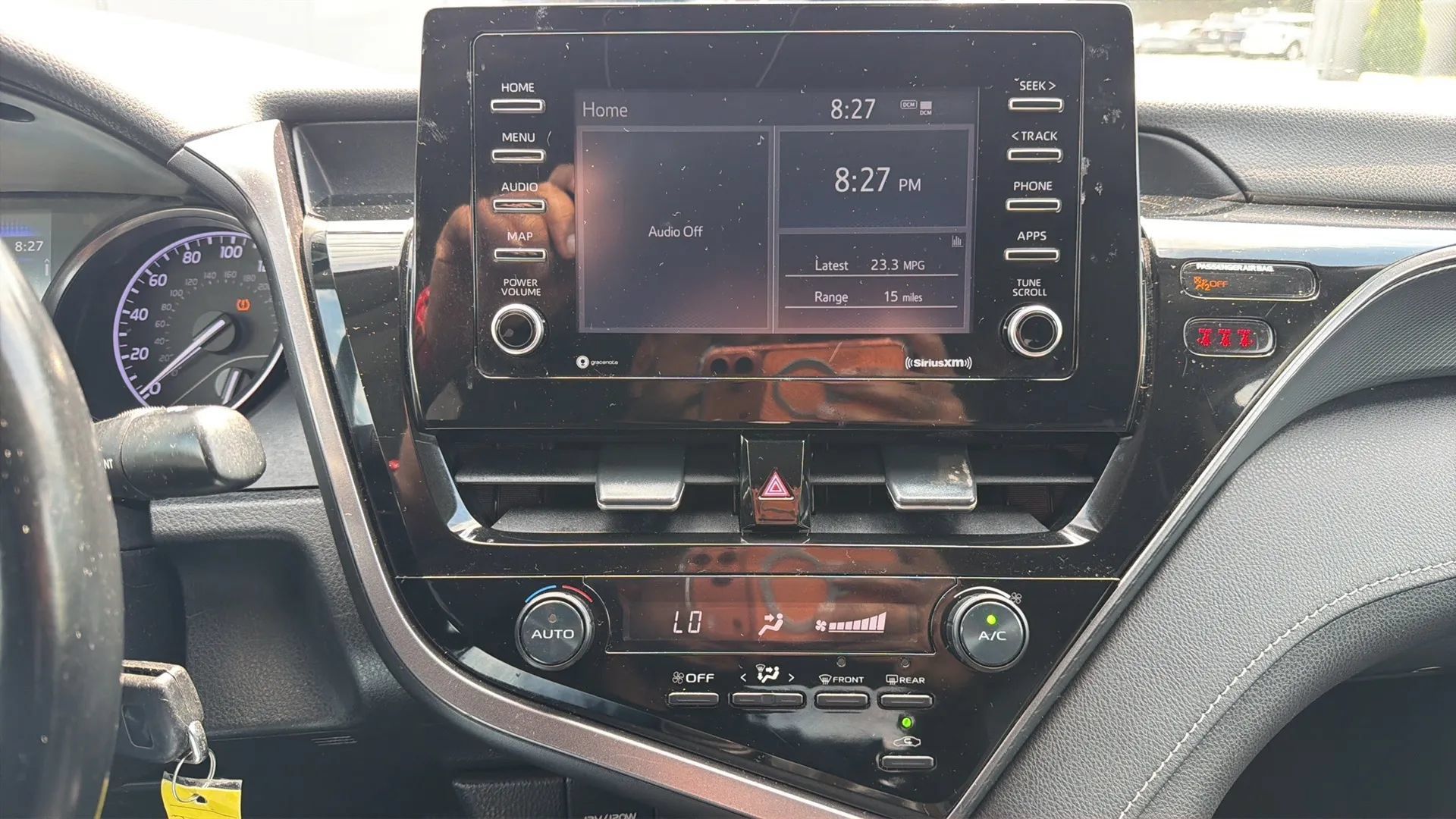 Used 2021 Toyota Camry SE FWD image 18