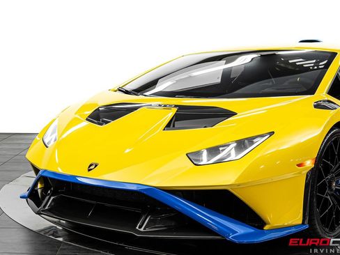 Used 2022 Lamborghini Huracan STO RWD image 14