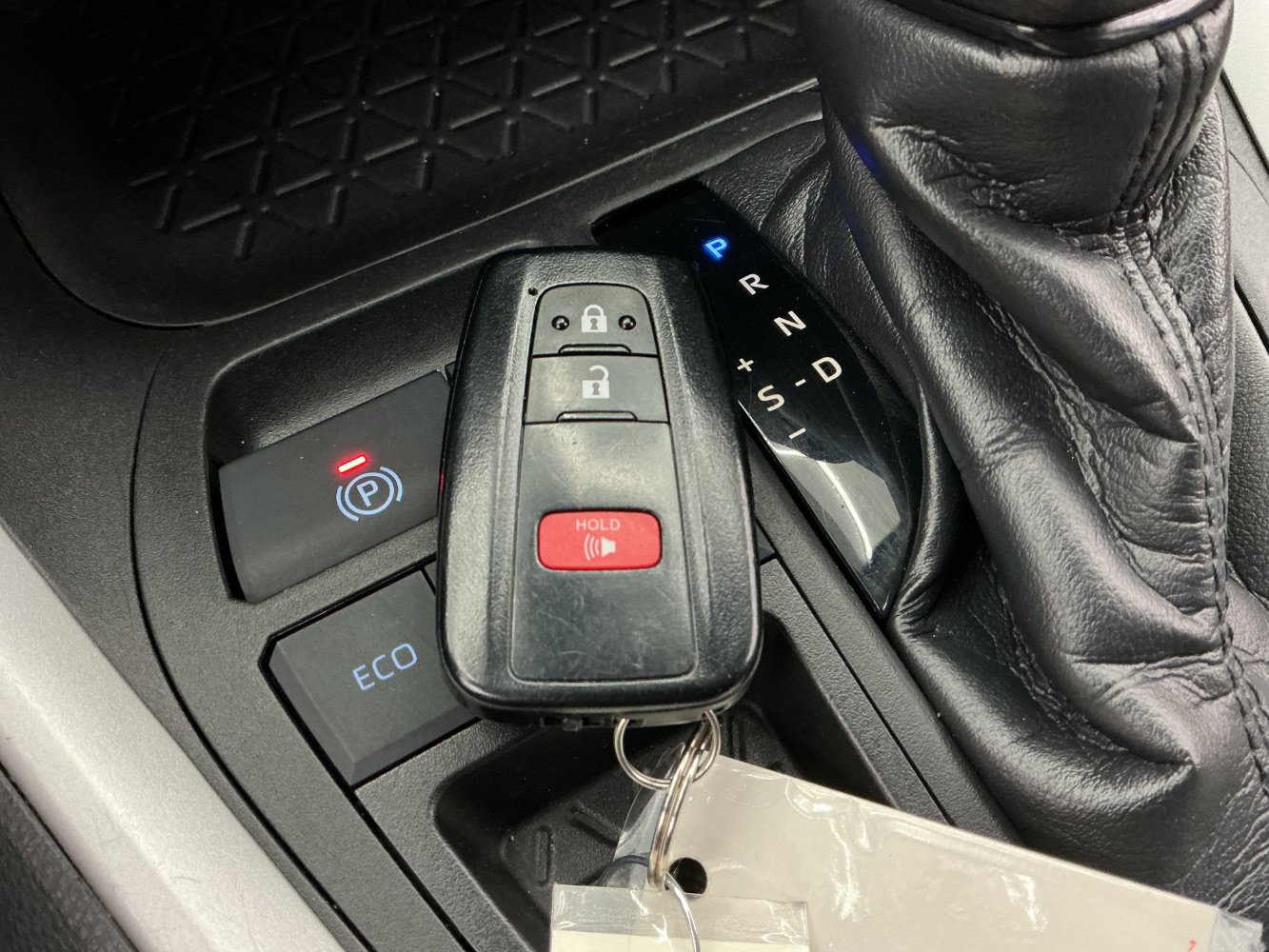 Used 2020 Toyota RAV4 XLE FWD image 40