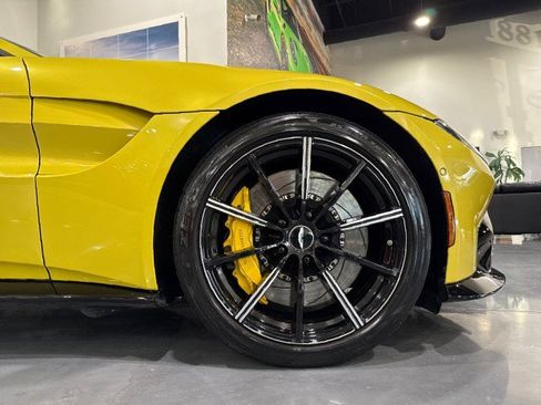 Used 2019 Aston Martin V8 Vantage Coupe image 87